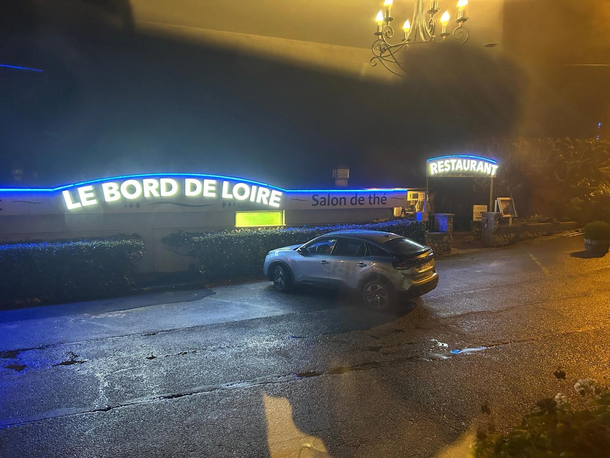 Hotel De La Loire Saint-Satur Buitenkant foto